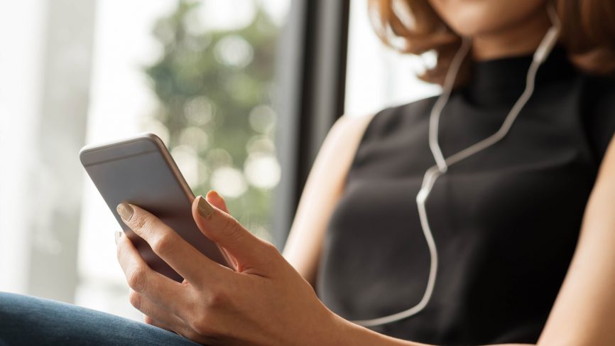 11-of-the-best-wellness-podcasts-you-should-start-to-queue-now1-866x487